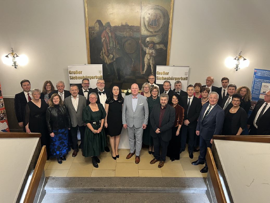 Besucher und Ehreng&auml;ste des Siebenb&uuml;rger Balls in